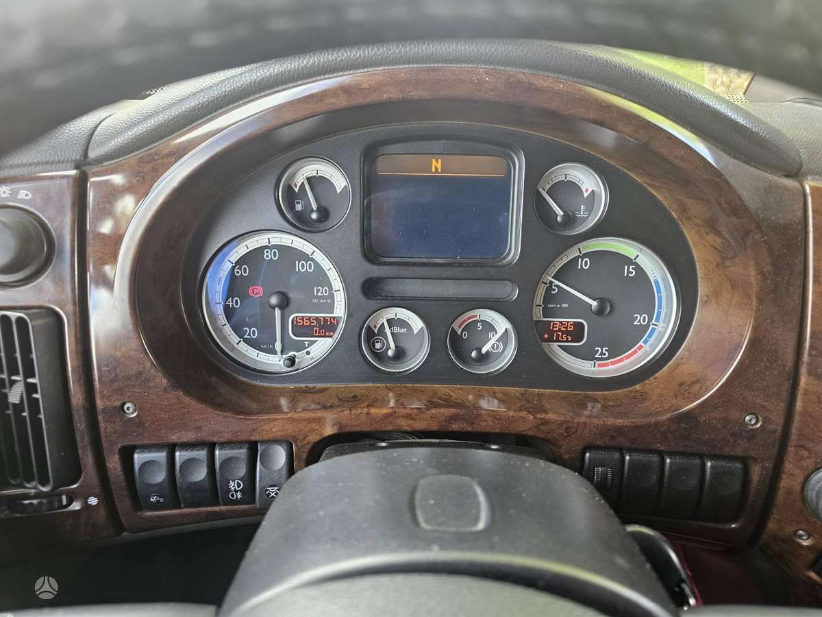 DAF XF105, 2 miegamosios vietos