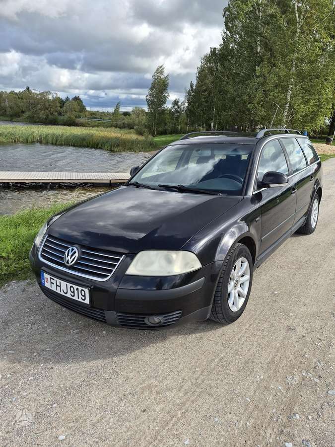 Volkswagen Passat - 1