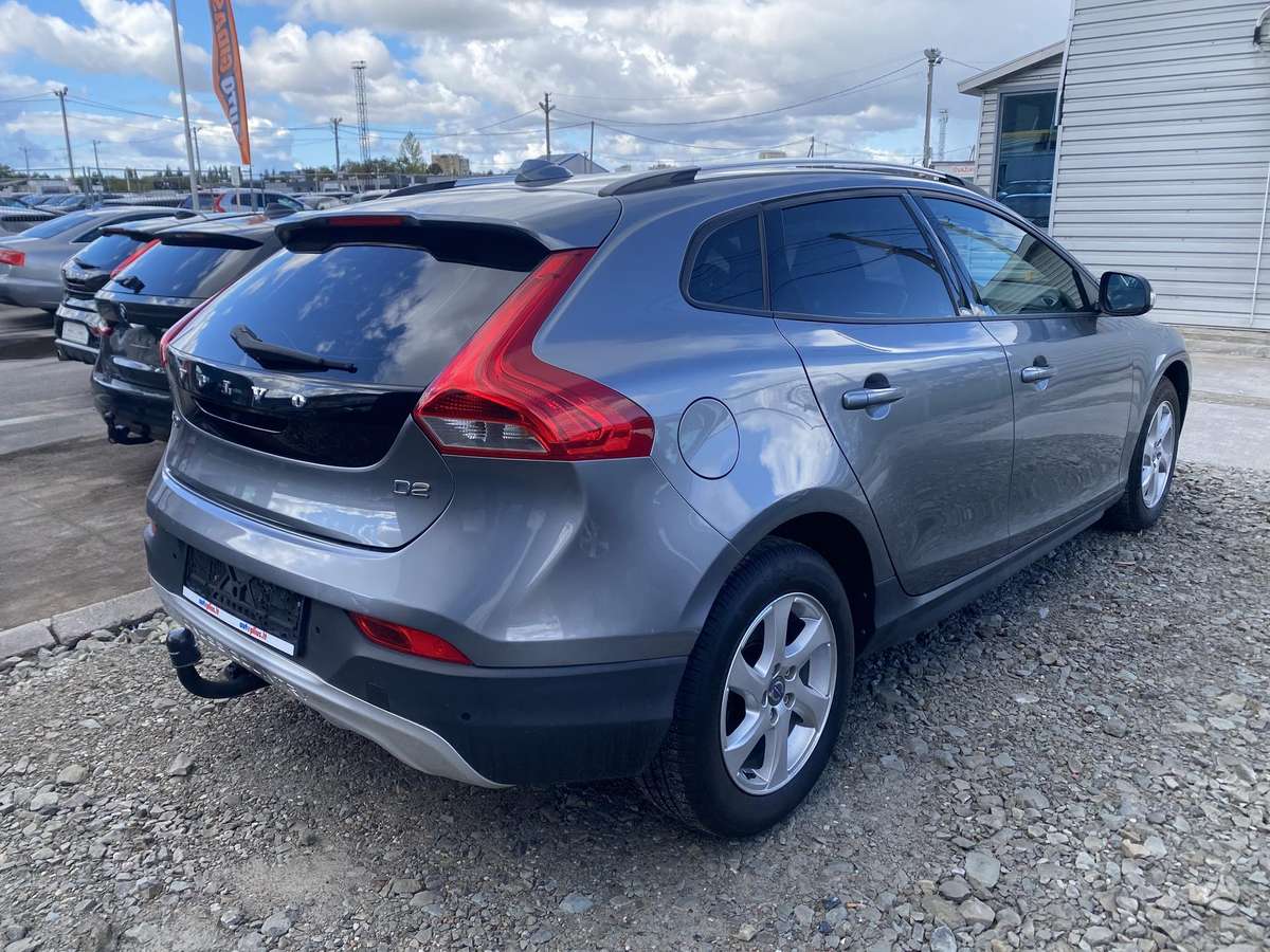 Volvo V40 Cross Country - 4