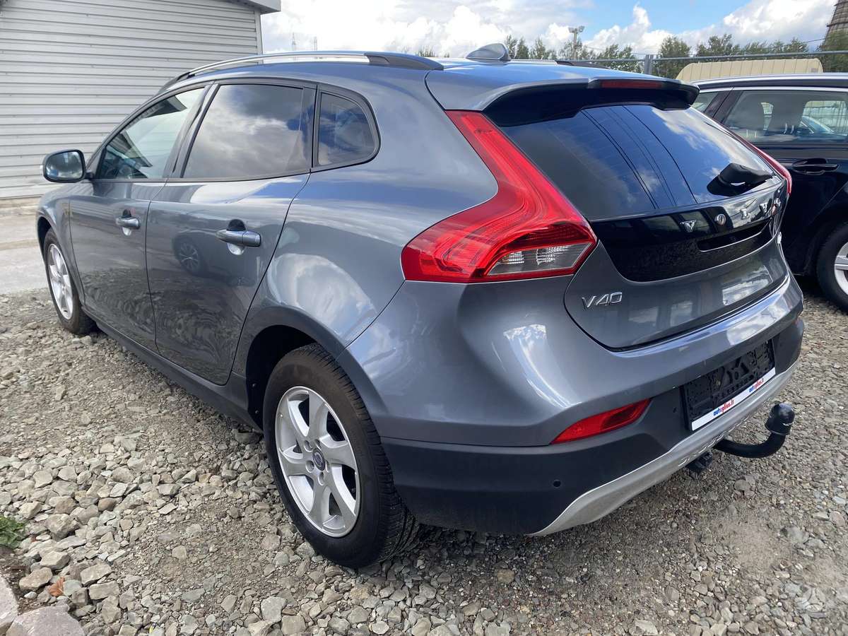 Volvo V40 Cross Country - 6