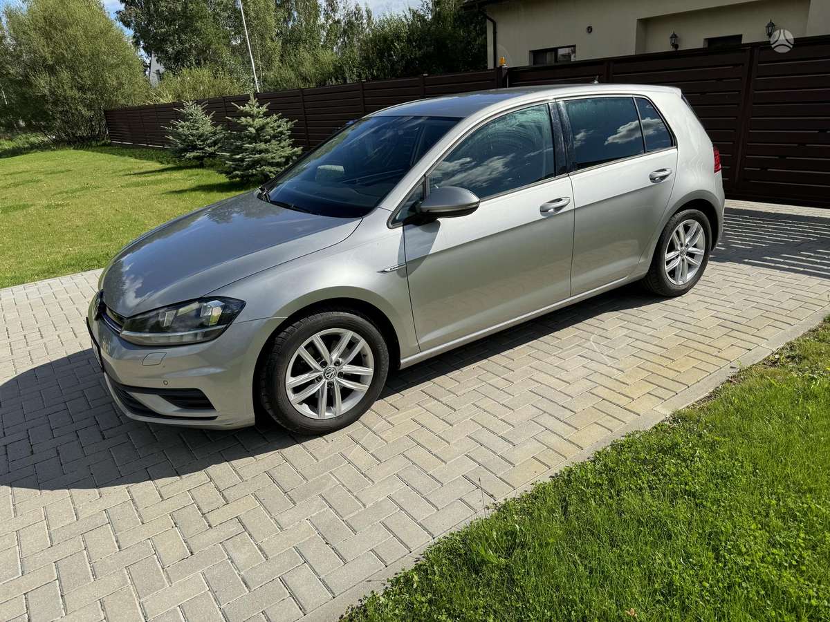 Volkswagen Golf - 2