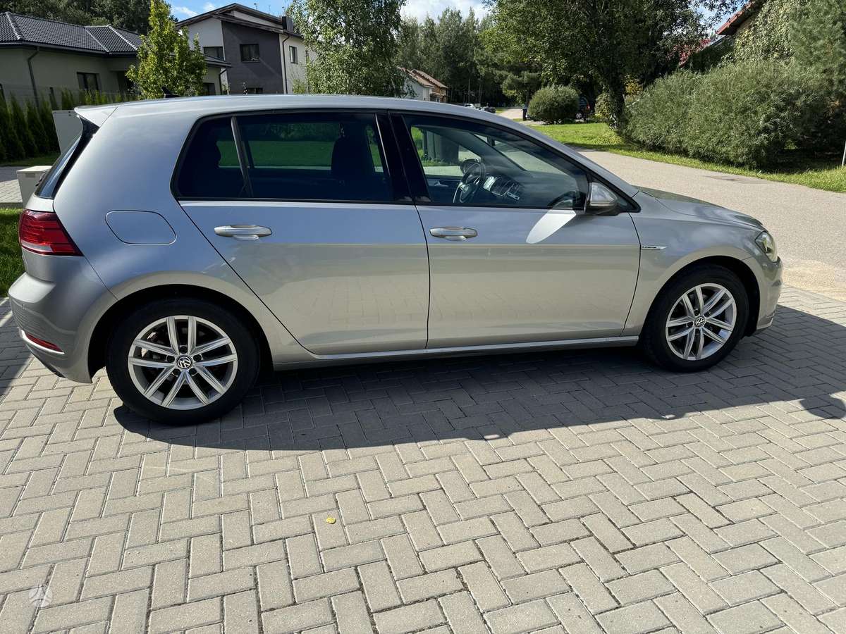 Volkswagen Golf - 4