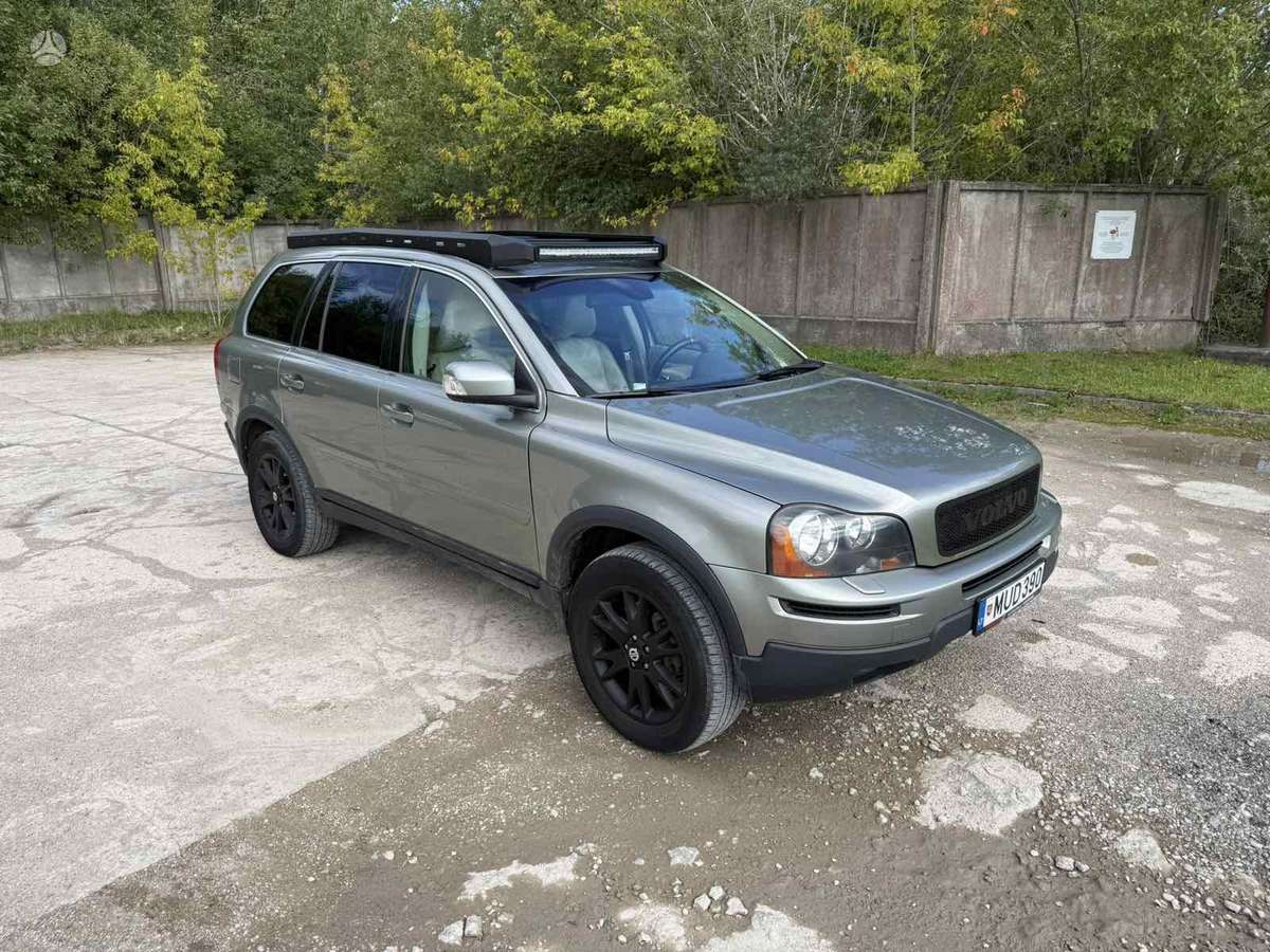 Volvo XC90 - 1