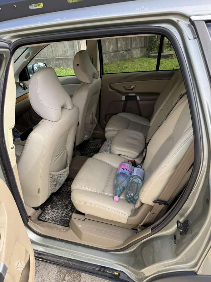 Volvo XC90 - 10