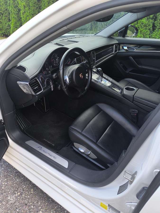 Porsche Panamera - 11