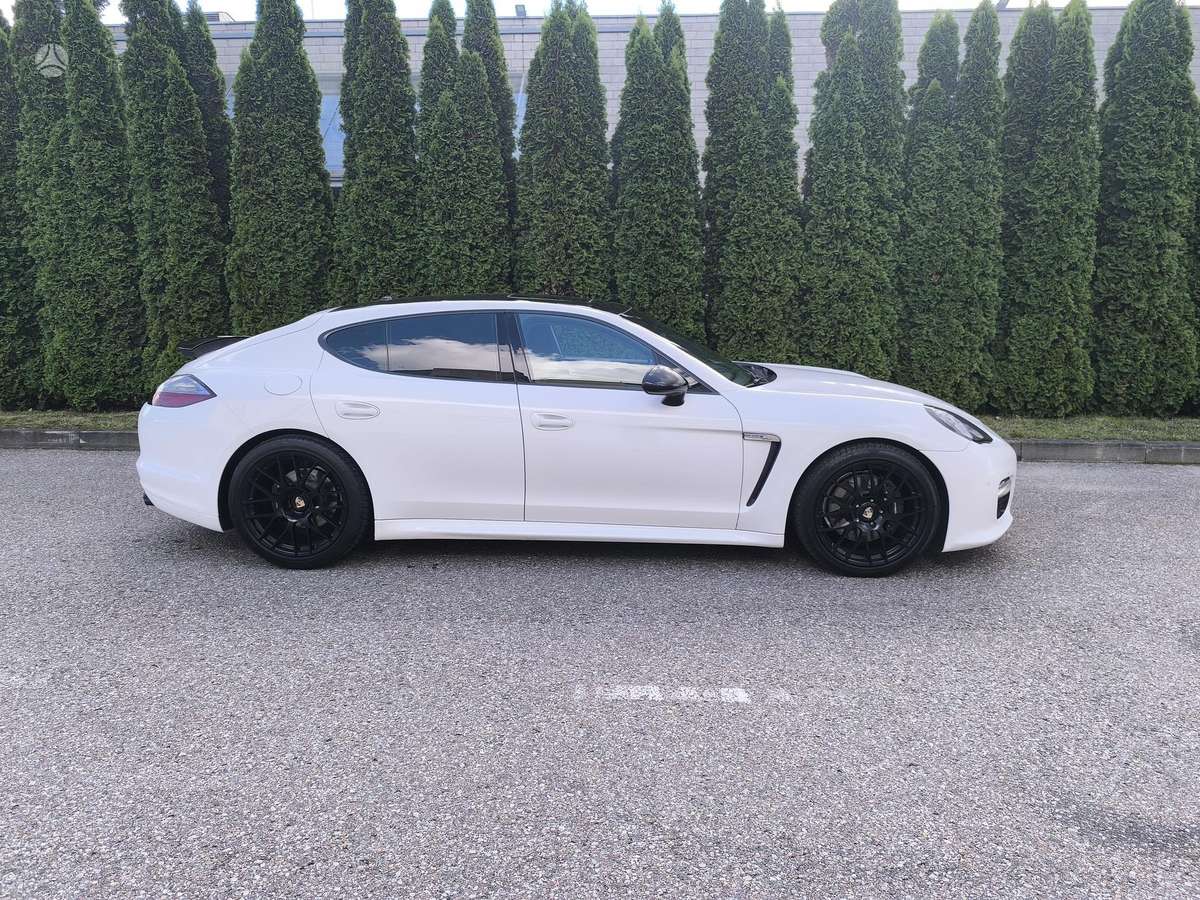 Porsche Panamera - 8