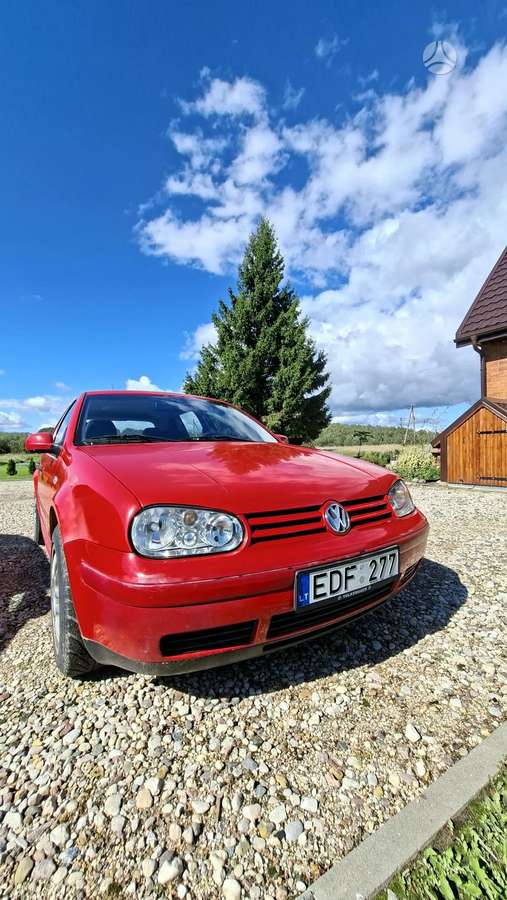 Volkswagen Golf - 1