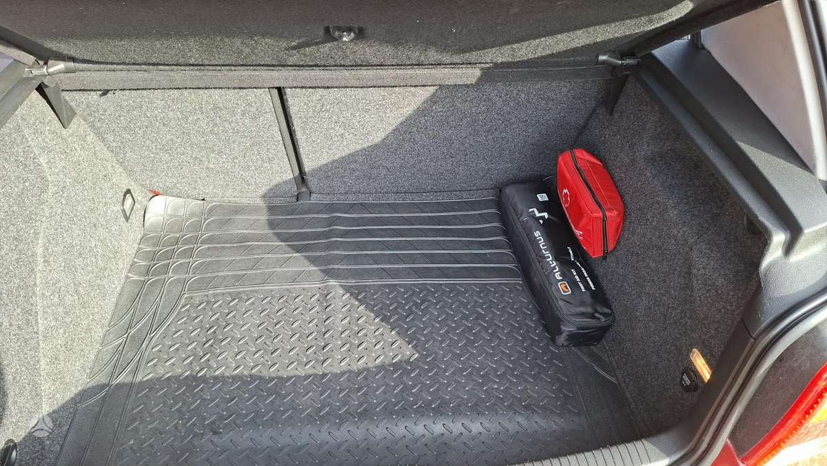 Volkswagen Golf - 10