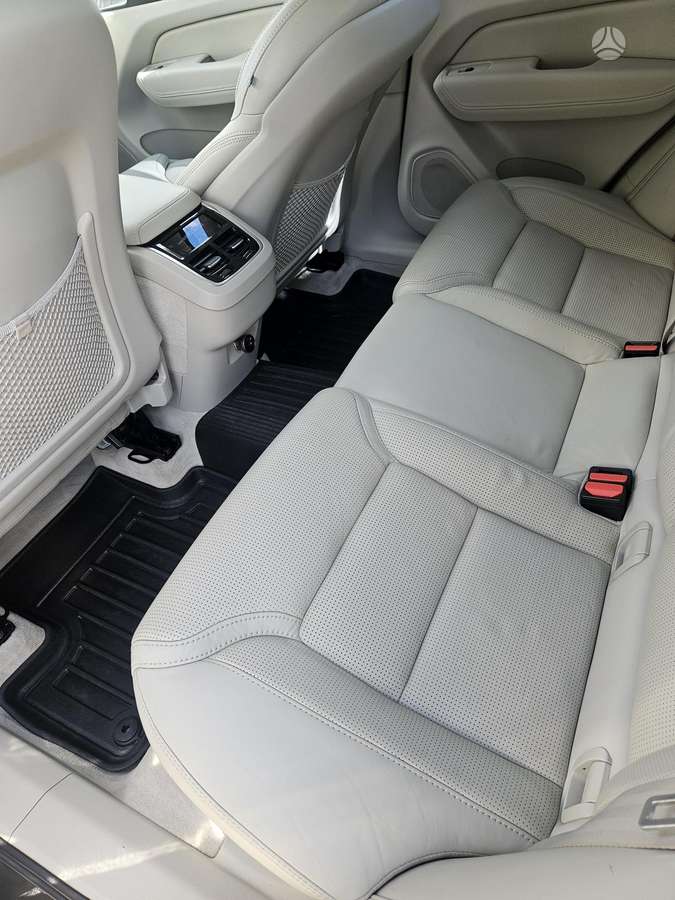 Volvo XC60 - 4