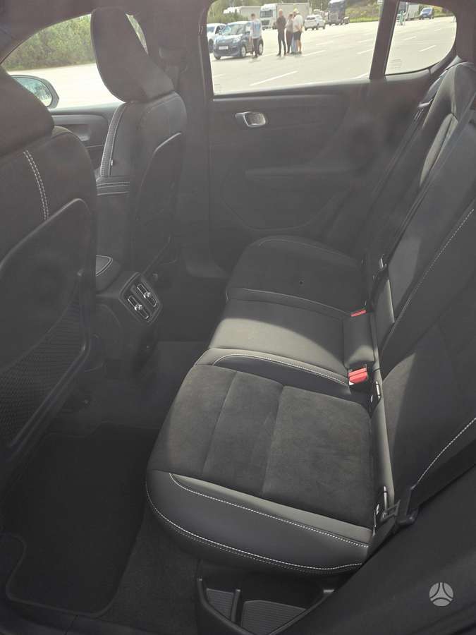 Volvo C40 - 9