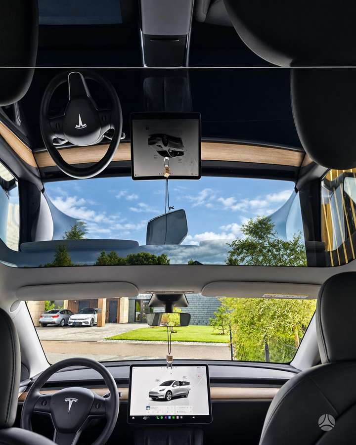Tesla Model Y - 11