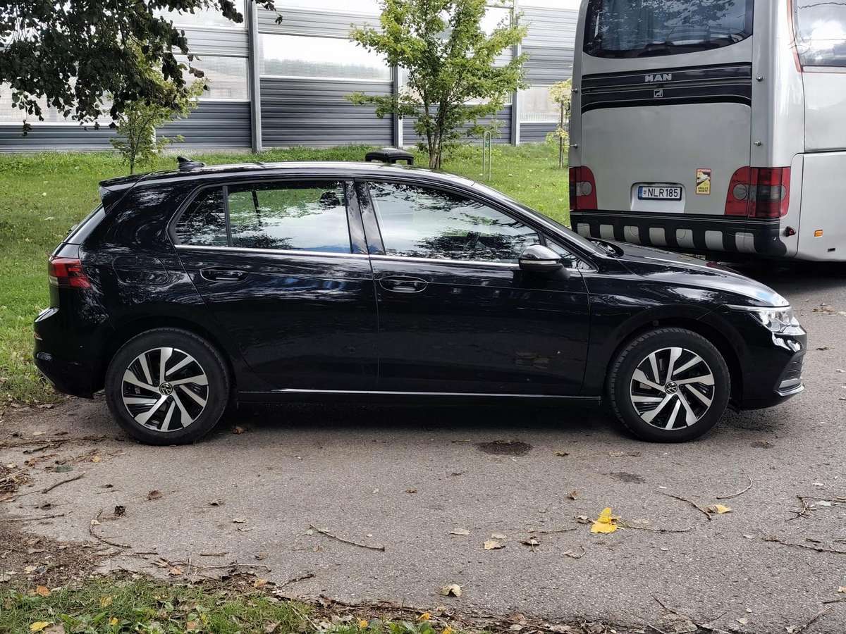 Volkswagen Golf - 6