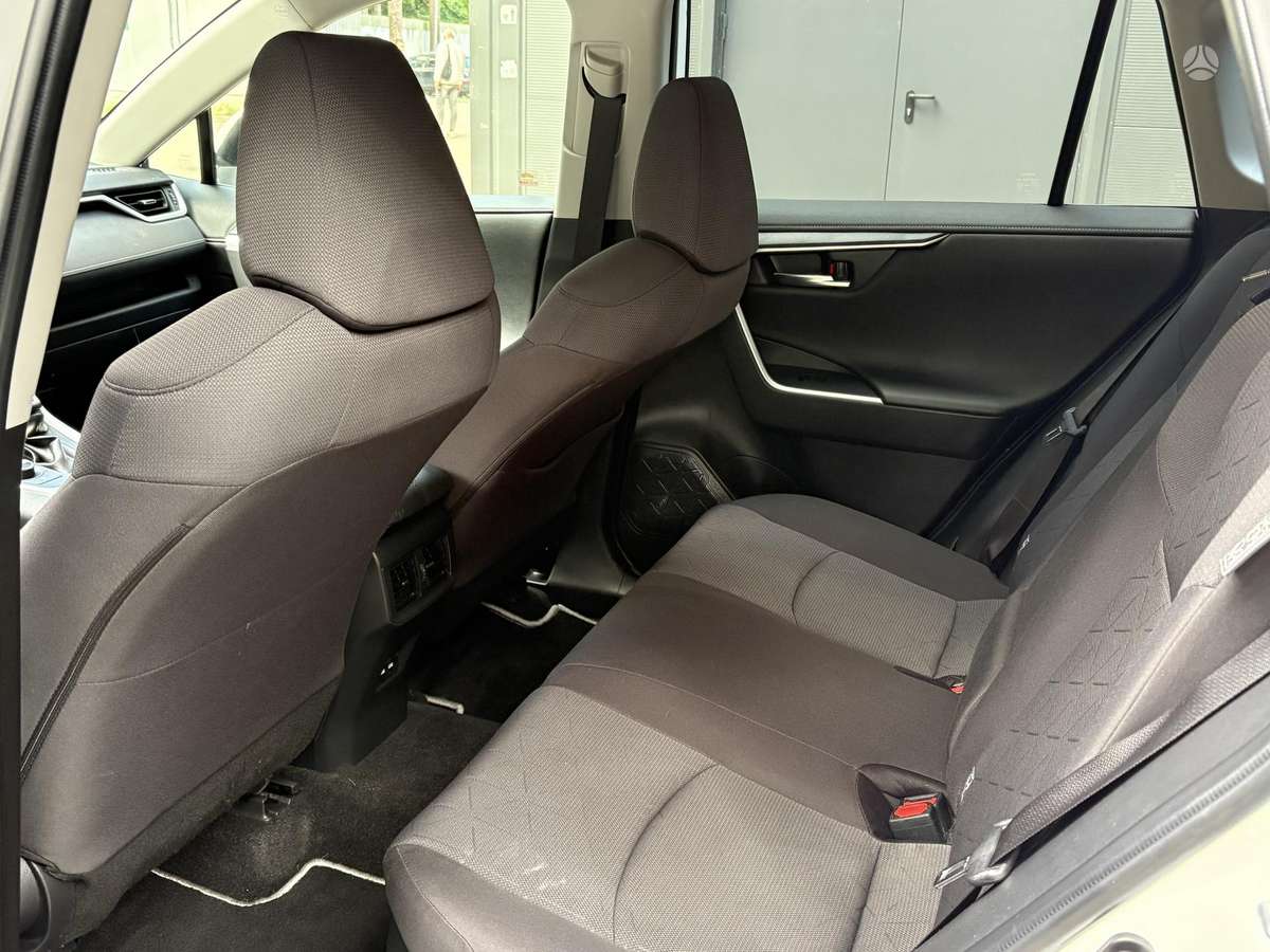 Toyota RAV4 - 9