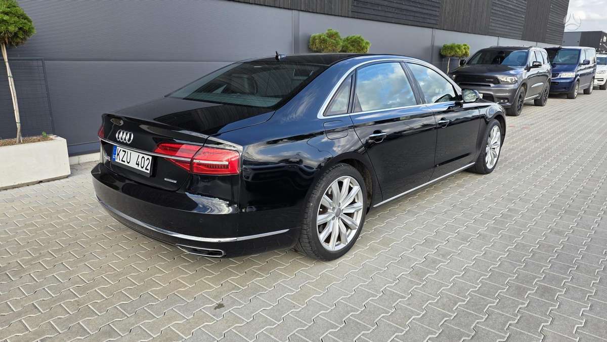 Audi A8 L, 3.0 l., Седан