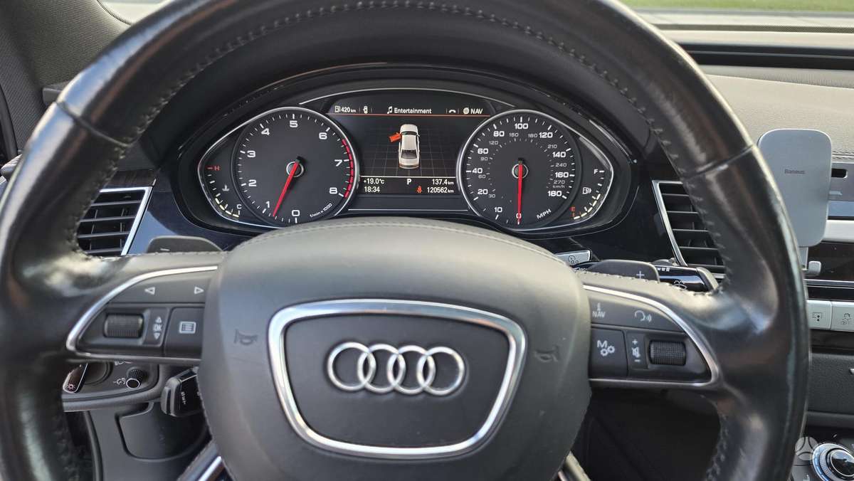 Audi A8 L, 3.0 l., Седан