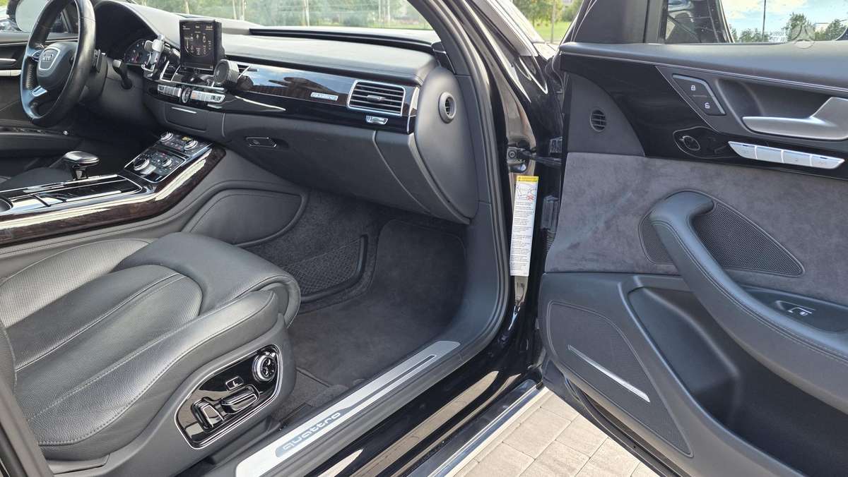 Audi A8 L, 3.0 l., Седан