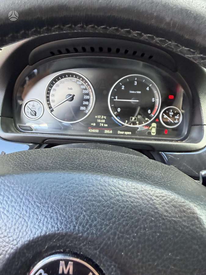 BMW 520, 2.0 l., Седан