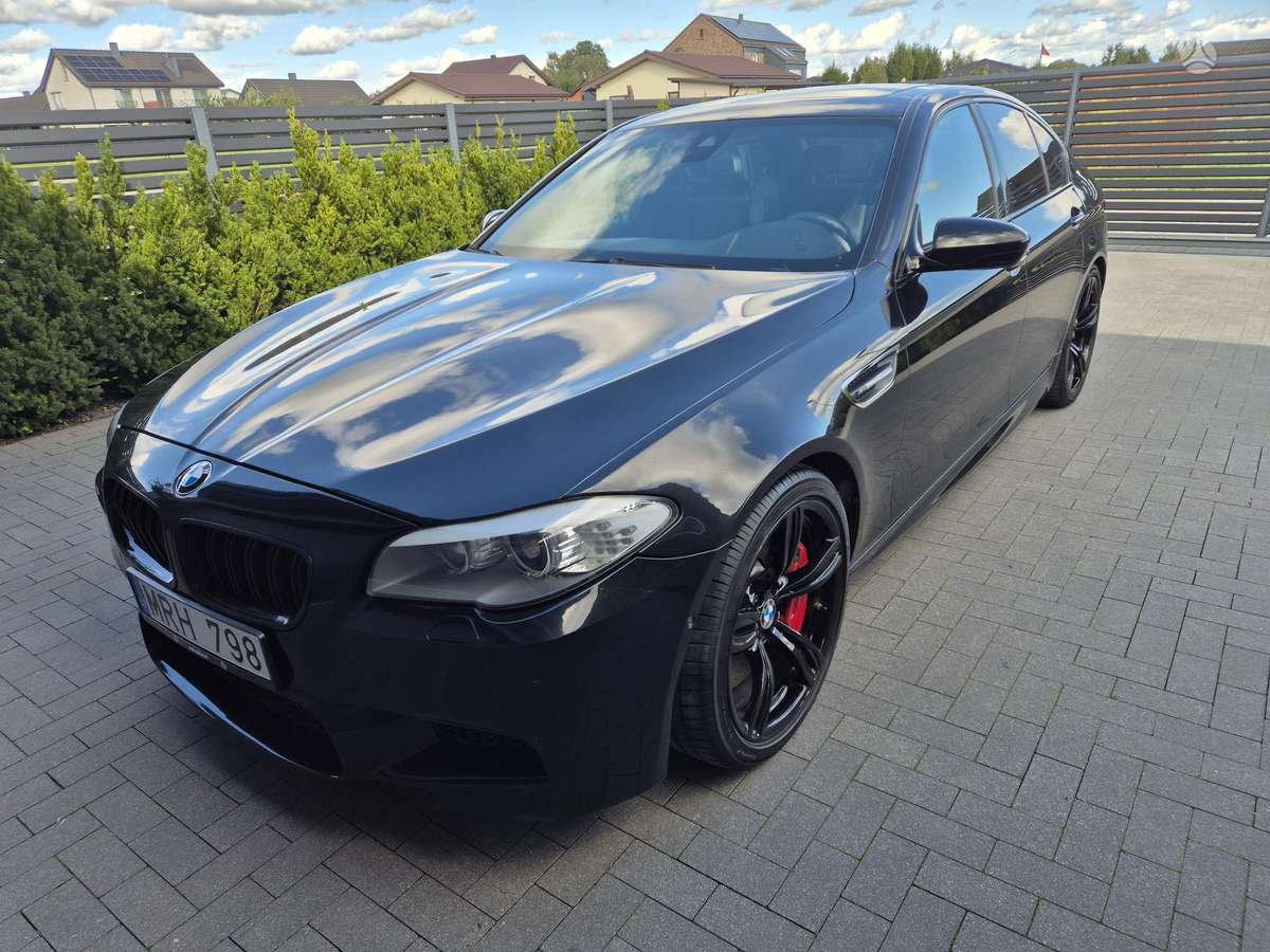 BMW M5, 4.4 l., Седан