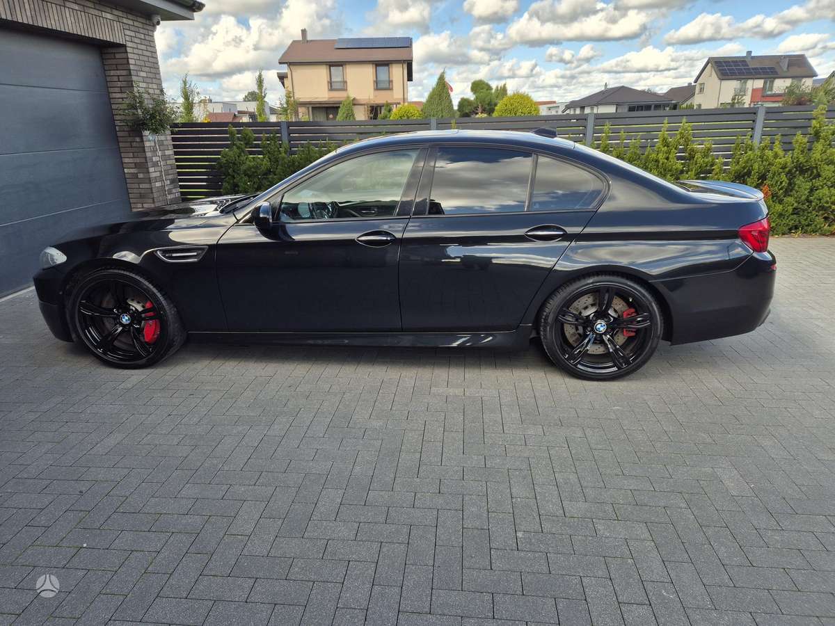 BMW M5, 4.4 l., Седан
