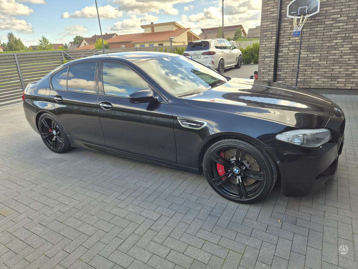 BMW M5, 4.4 l., Седан
