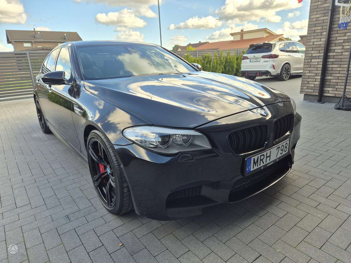 BMW M5, 4.4 l., Седан
