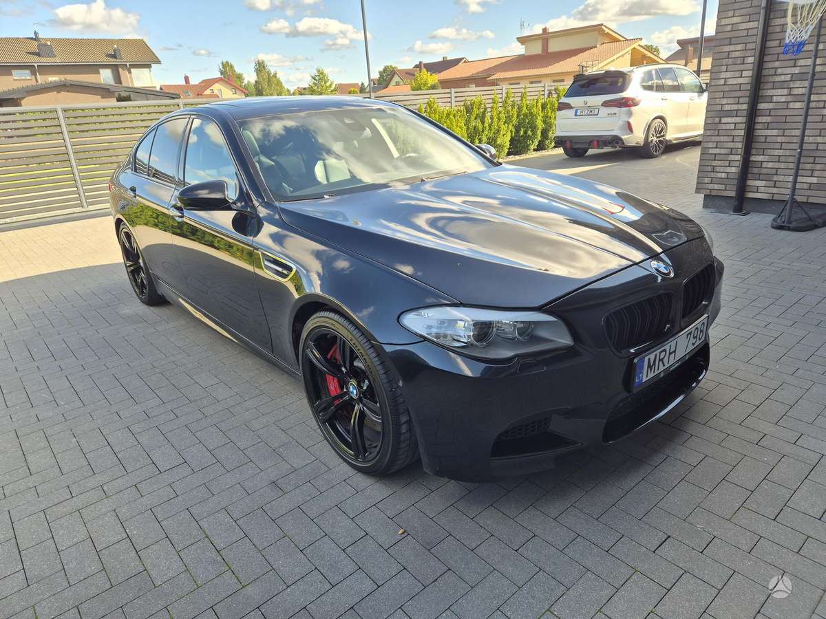 BMW M5, 4.4 l., Седан