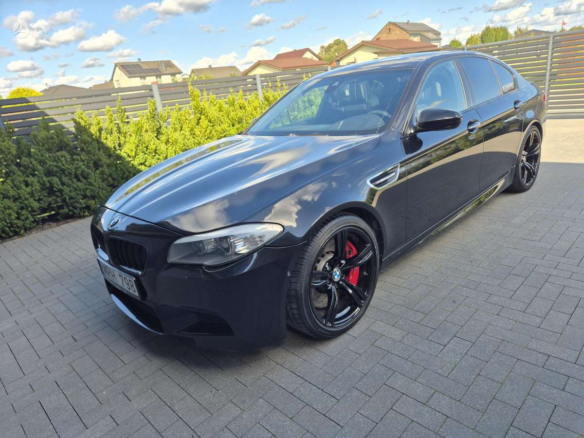 BMW M5, 4.4 l., Седан