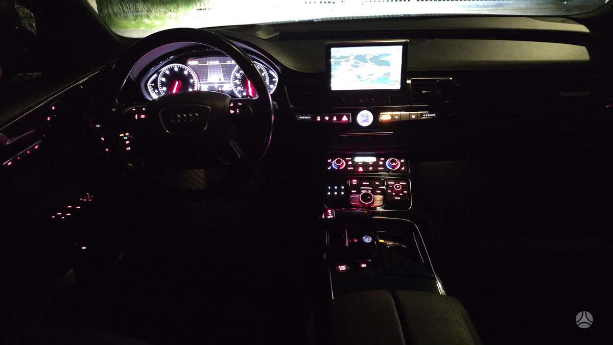 Audi A8 L, 3.0 l., Седан