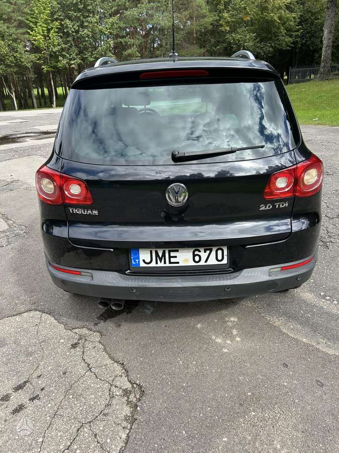 Volkswagen Tiguan - 2