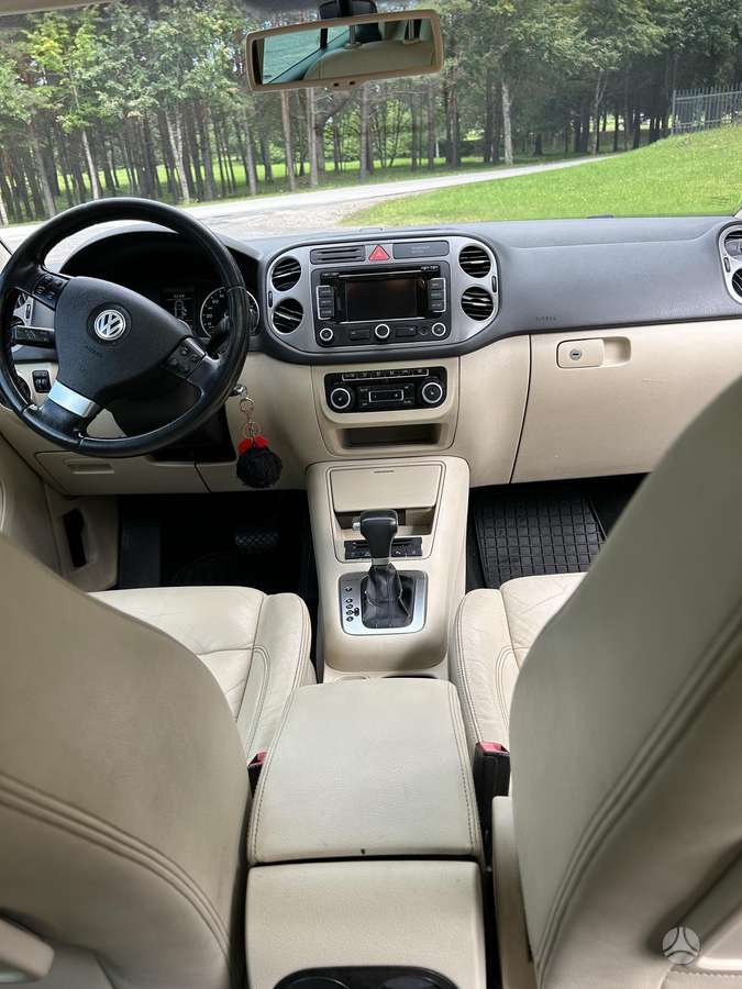 Volkswagen Tiguan - 7