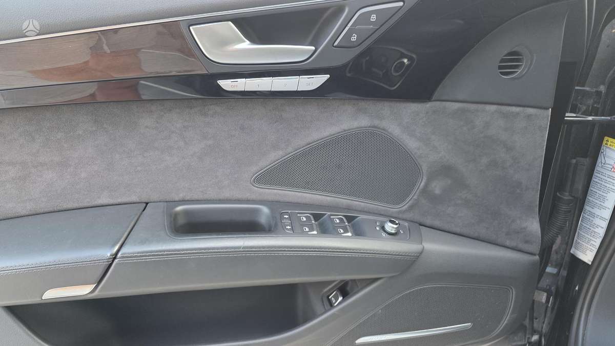 Audi A8 L, 3.0 l., Седан
