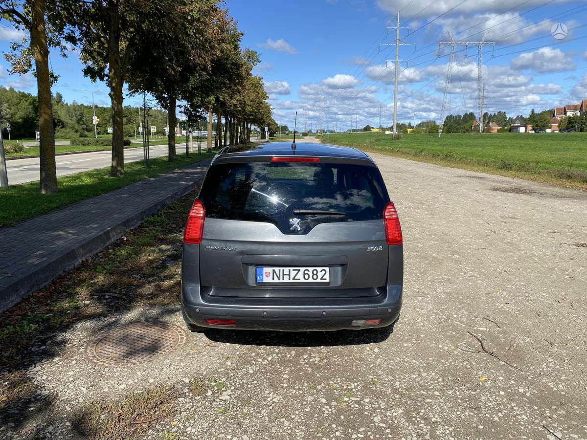 Peugeot 5008 - 5