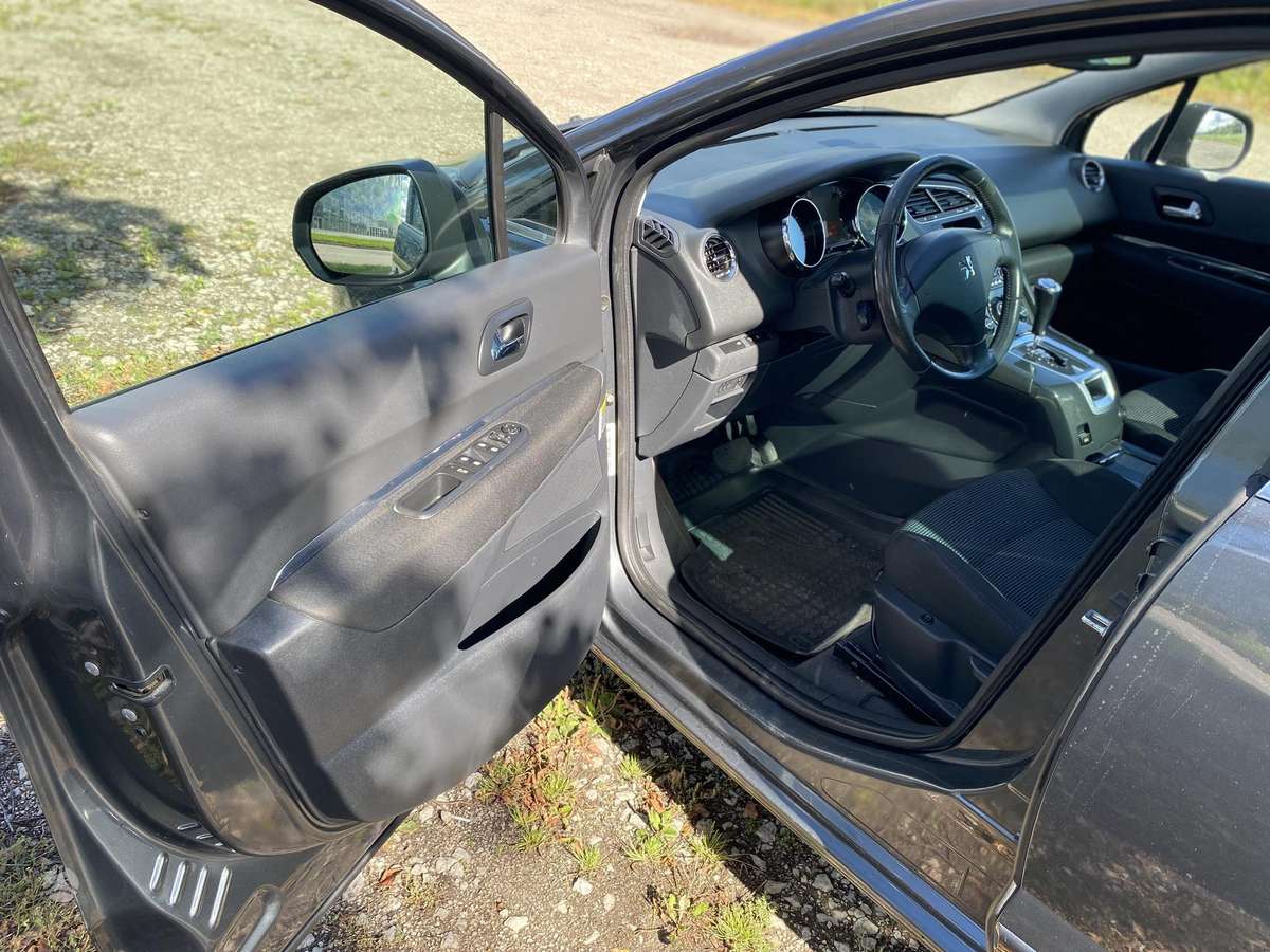Peugeot 5008 - 10