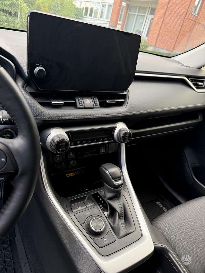 Toyota RAV4 - 8
