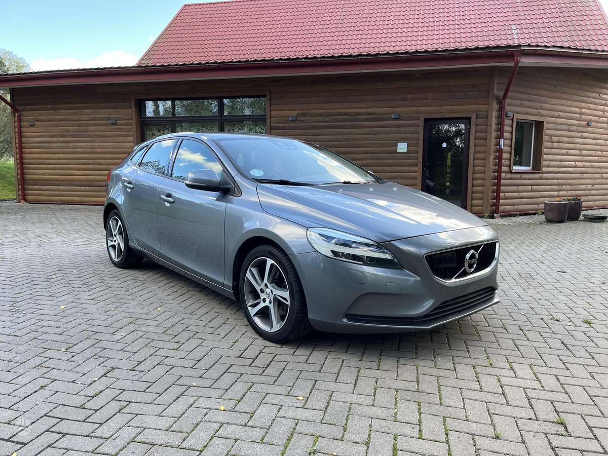 Volvo V40, 2.0 l., Хэтчбек