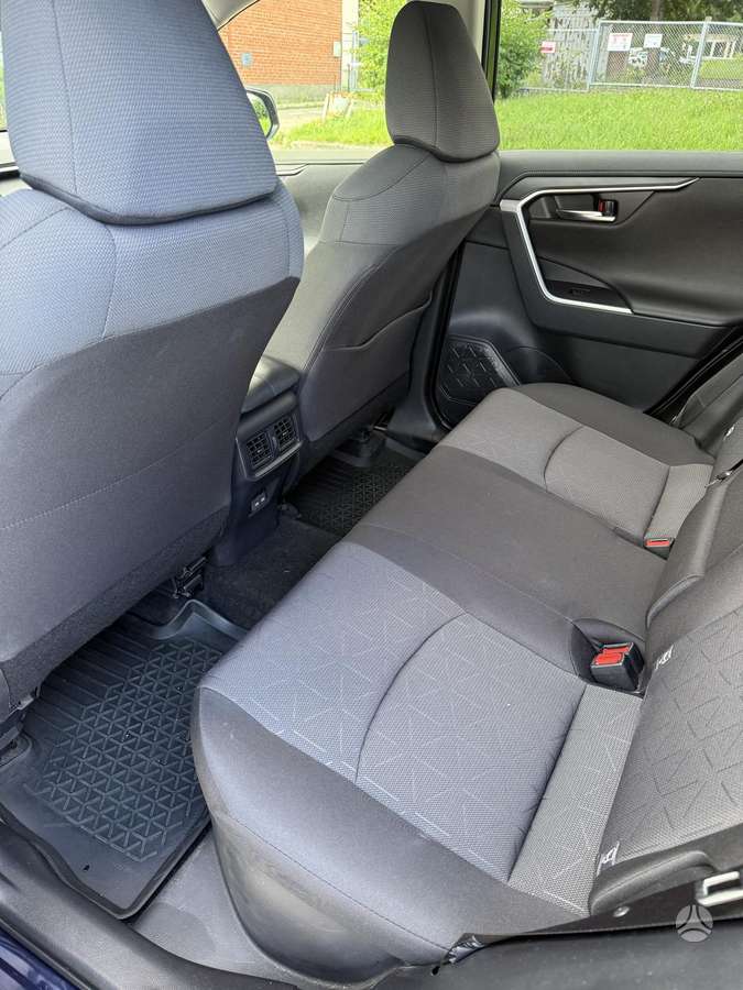 Toyota RAV4 - 10