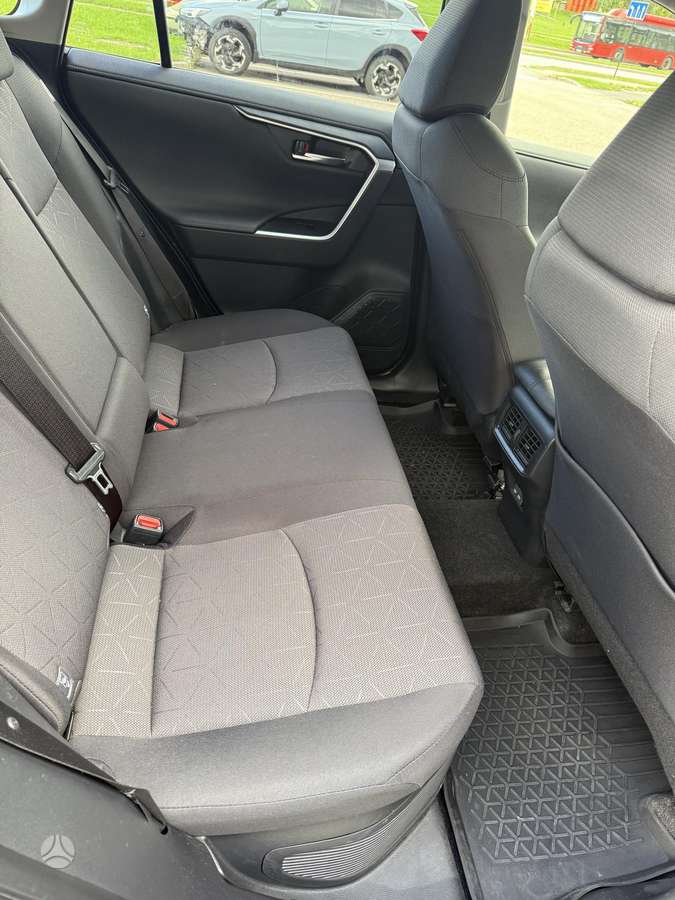 Toyota RAV4 - 11