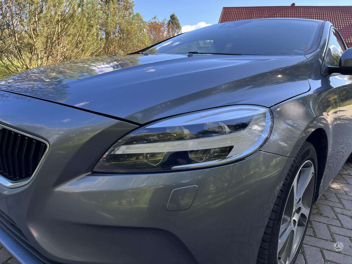 Volvo V40, 2.0 l., Хэтчбек