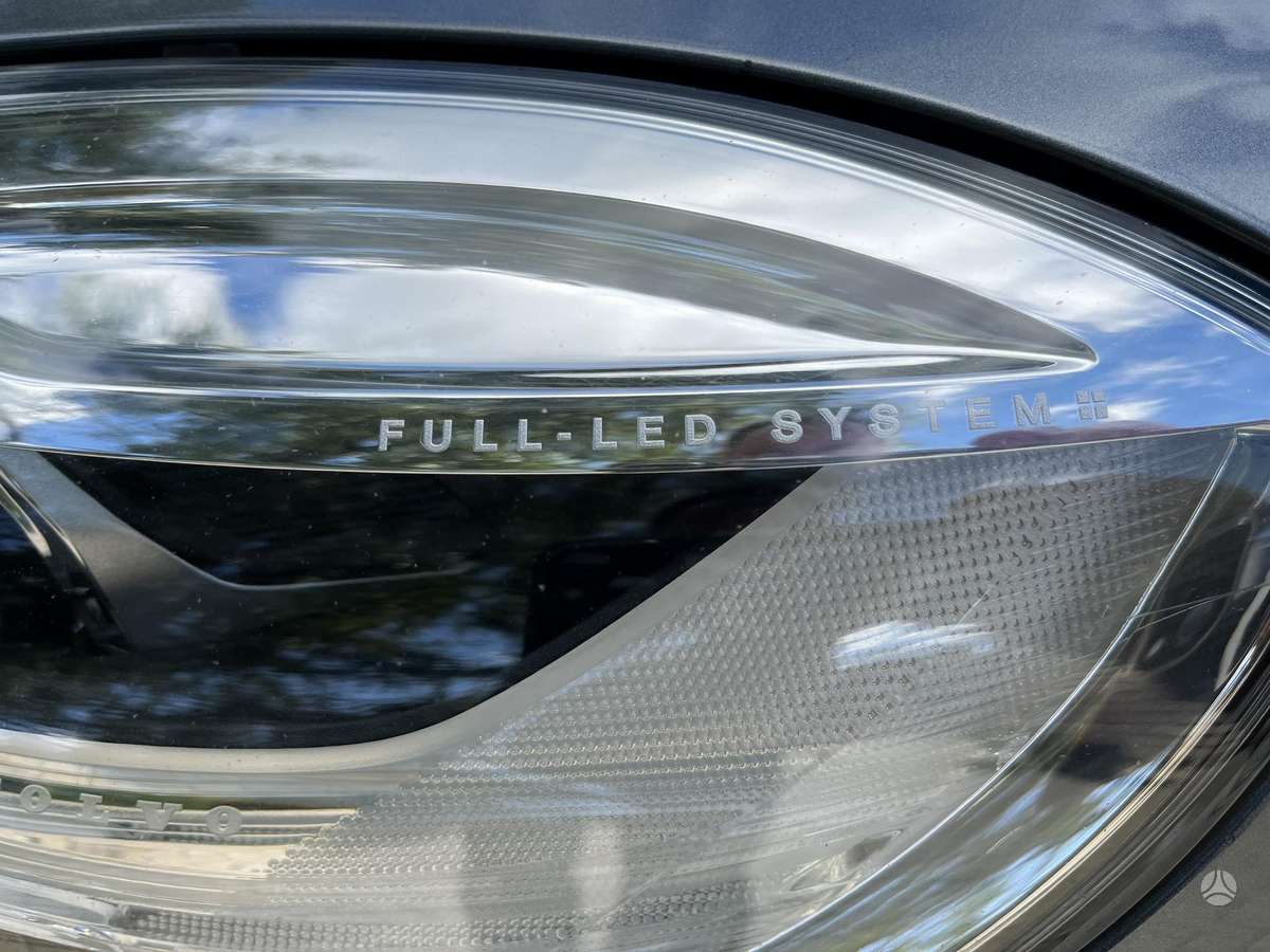 Volvo V40, 2.0 l., Хэтчбек
