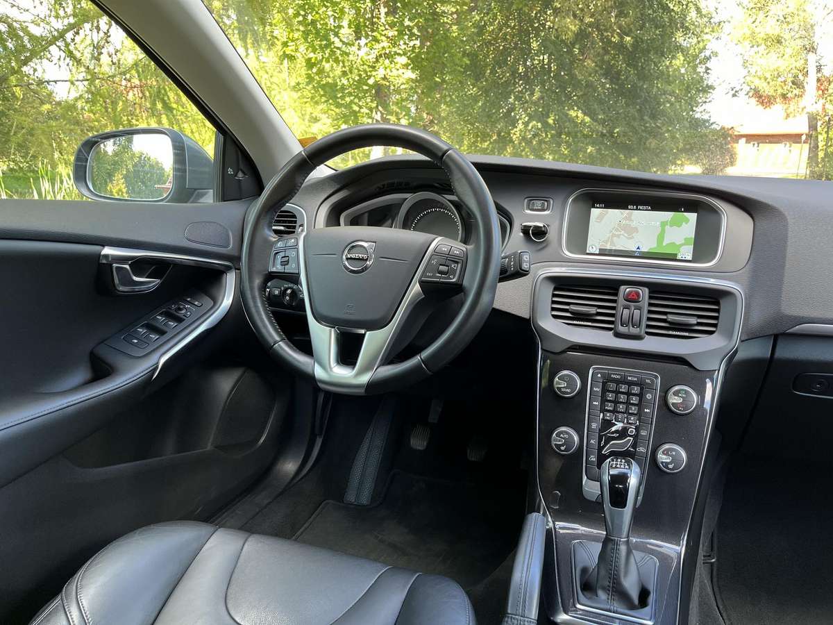 Volvo V40, 2.0 l., Хэтчбек