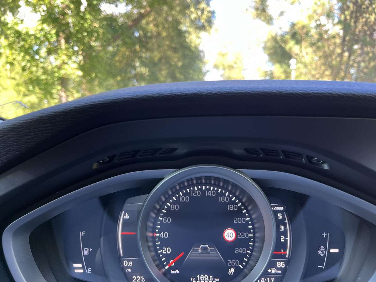 Volvo V40, 2.0 l., Хэтчбек