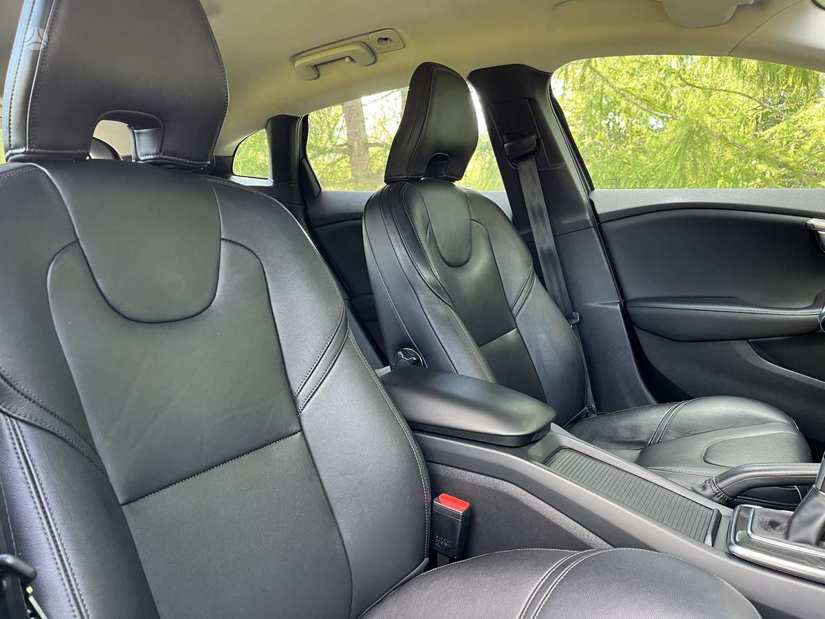 Volvo V40, 2.0 l., Хэтчбек