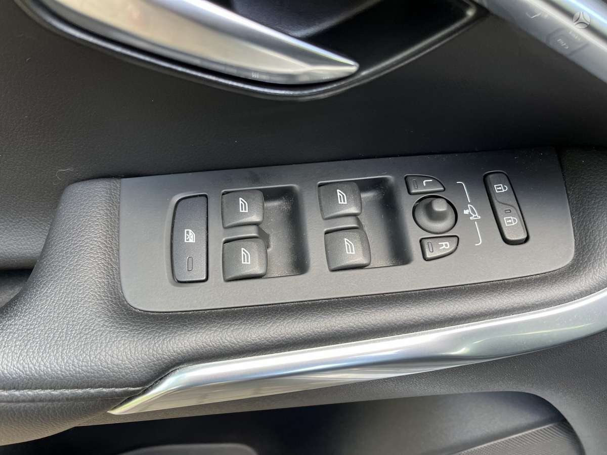 Volvo V40, 2.0 l., Хэтчбек