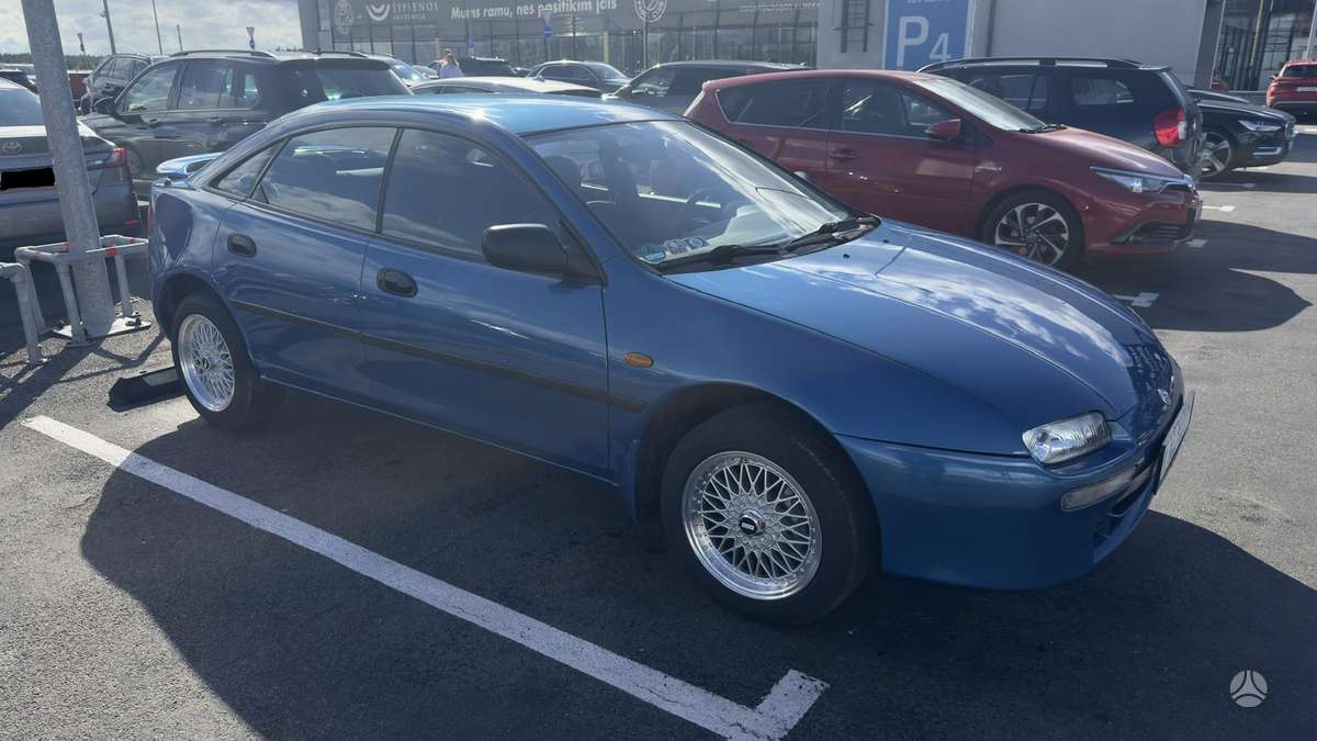 Mazda 323F, 1.5 l., hatchback