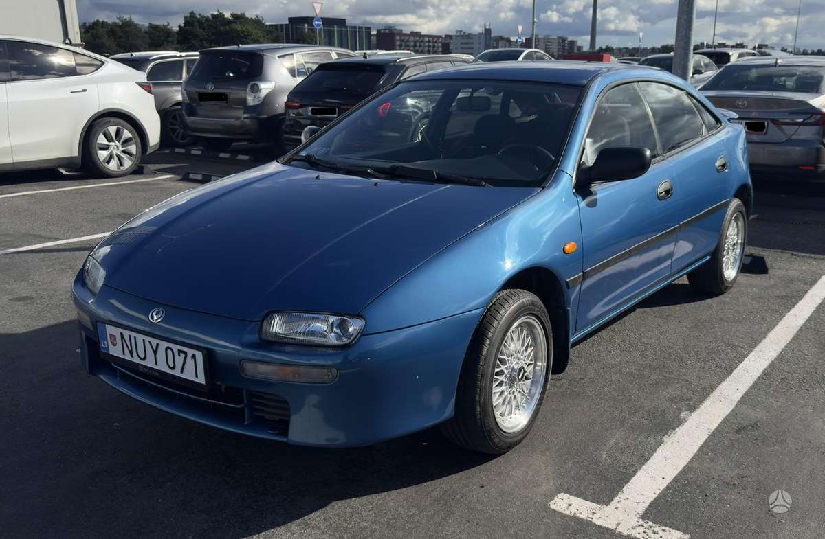 Mazda 323F, 1.5 l., hatchback