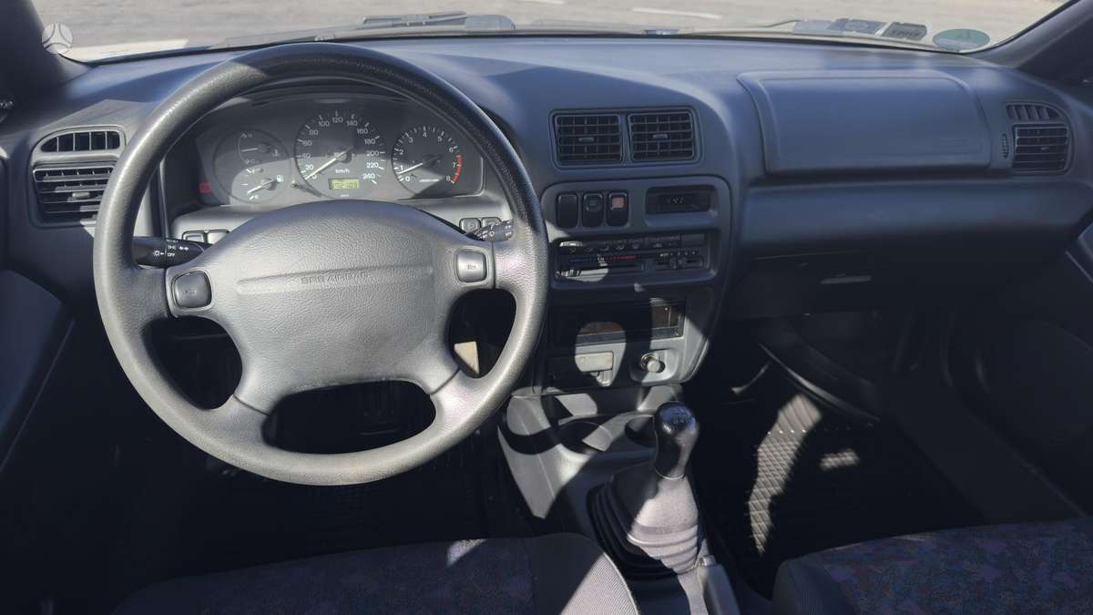 Mazda 323F, 1.5 l., hatchback