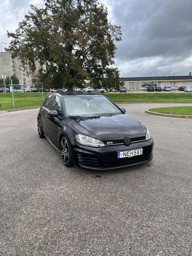 Volkswagen Golf - 2