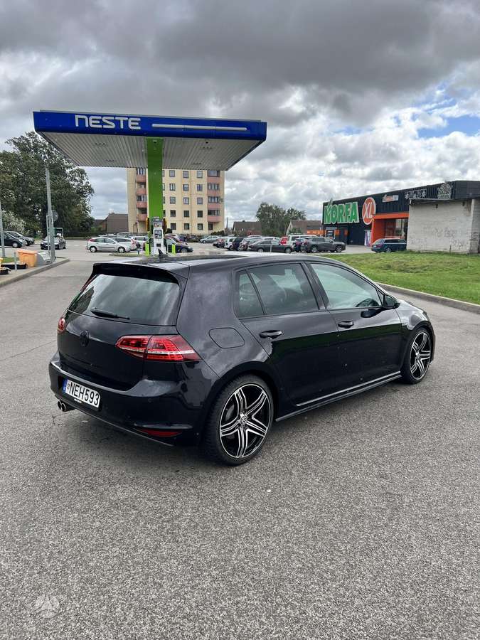 Volkswagen Golf - 4