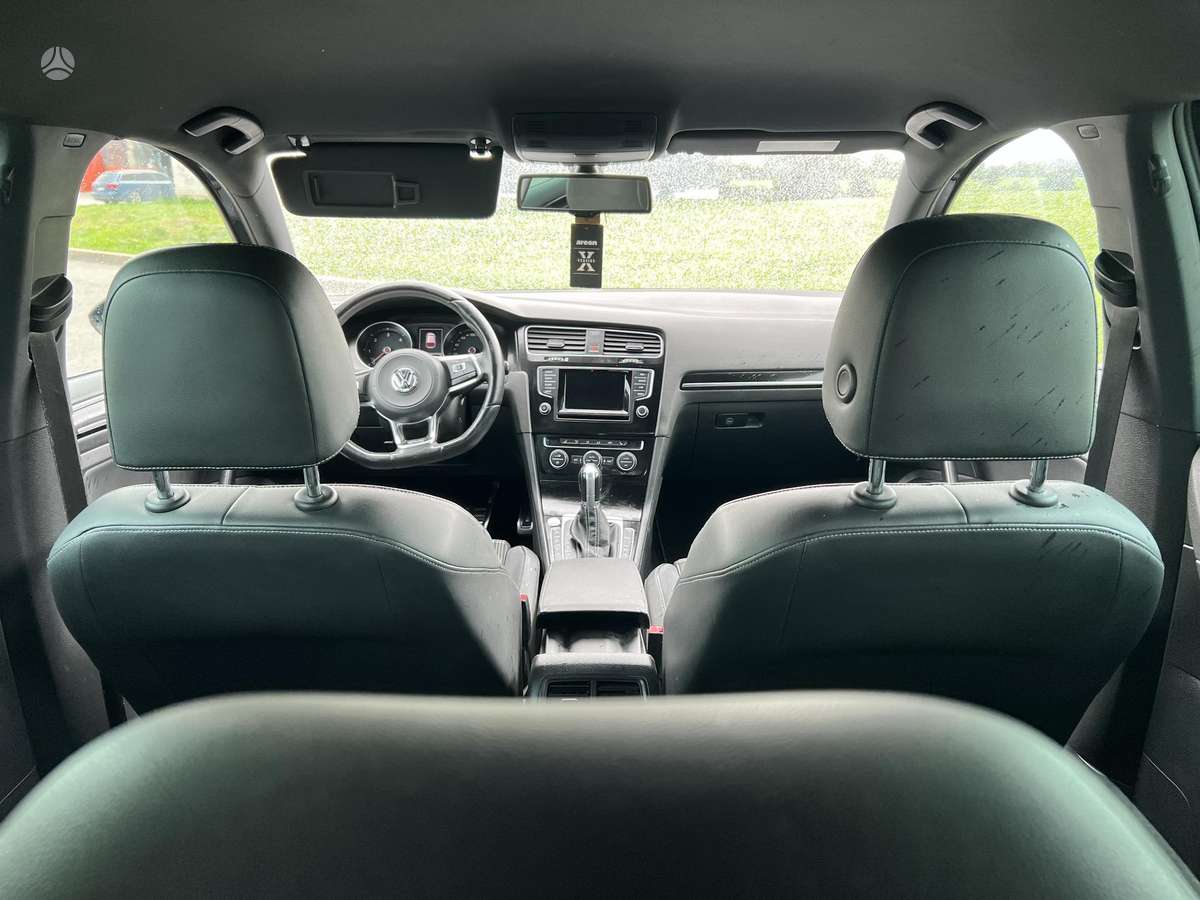 Volkswagen Golf - 12