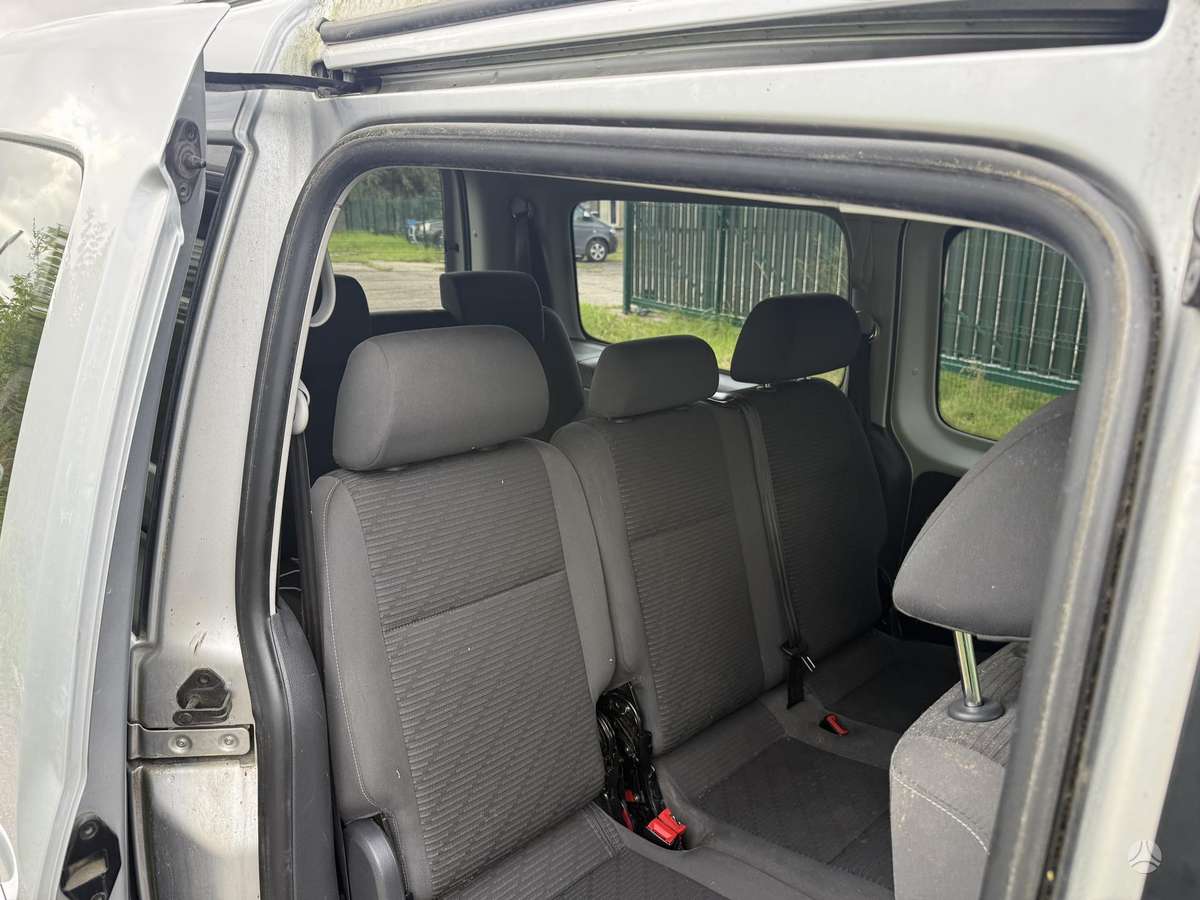 Volkswagen Caddy Maxi - 5